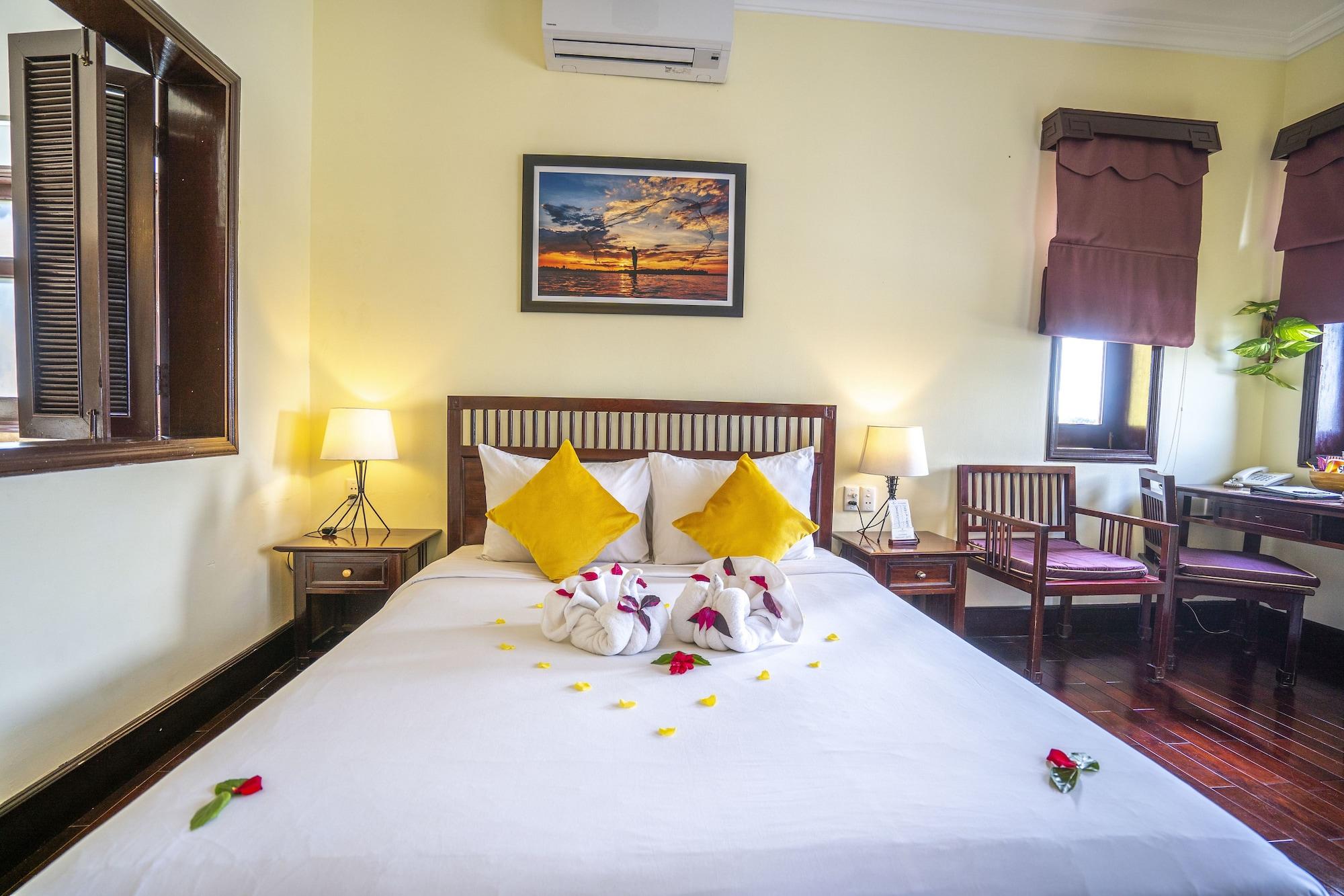 Hoi An Riverside Resort & Spa Экстерьер фото